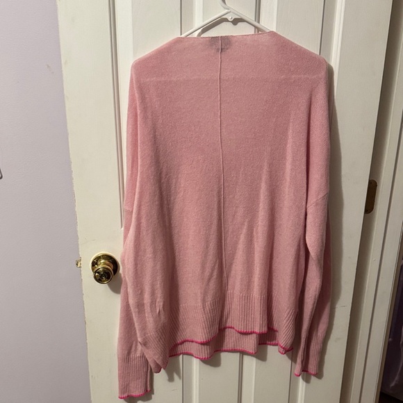 Cashmere Vineyard Vines Soft Pink V-Neck Sweater - Picture 3 of 4